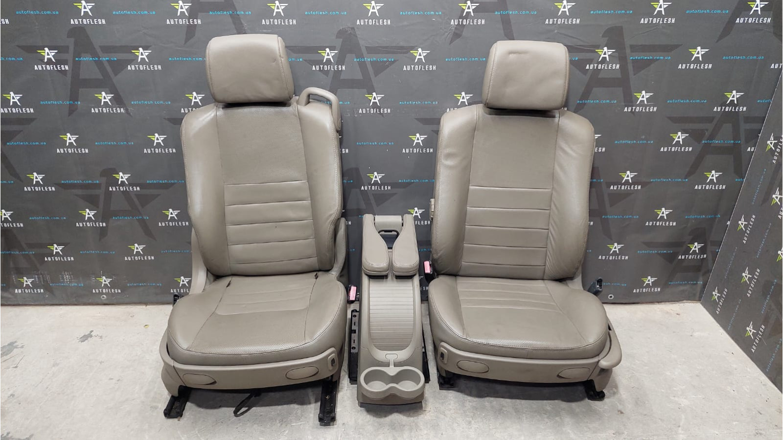 Салон кожаный/ комплект сидений 7701055591, 7701055590 Renault Scenic 2 сценик бу